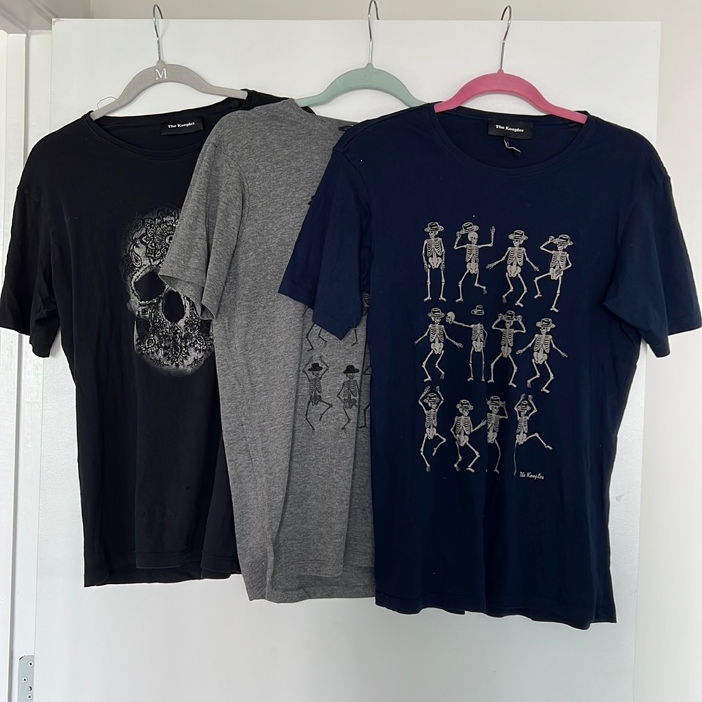 The kooples men’s skull tshirt size small 3 count